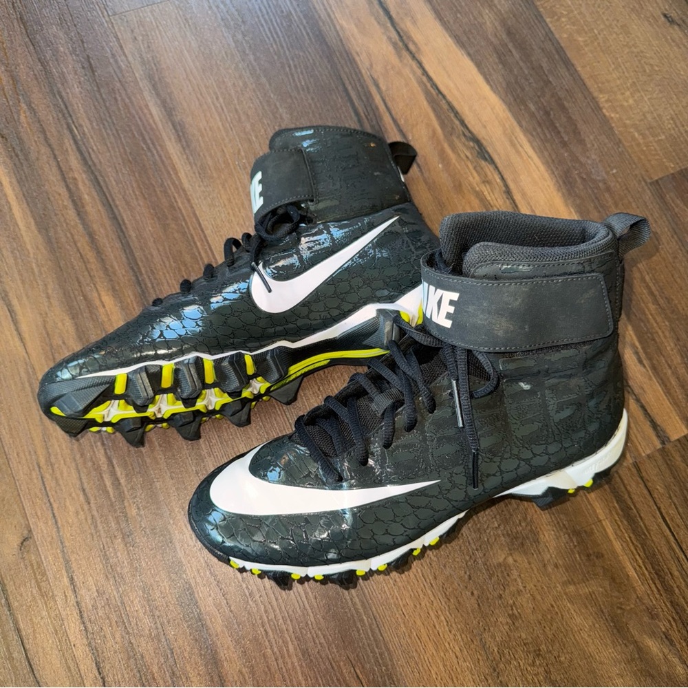 Nike Force Savage Shark Snake Football Cleats 925116-010